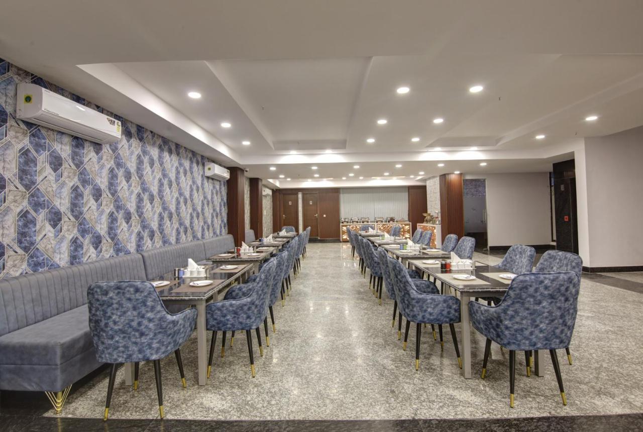 Hotel La Mirage Ноида Екстериор снимка